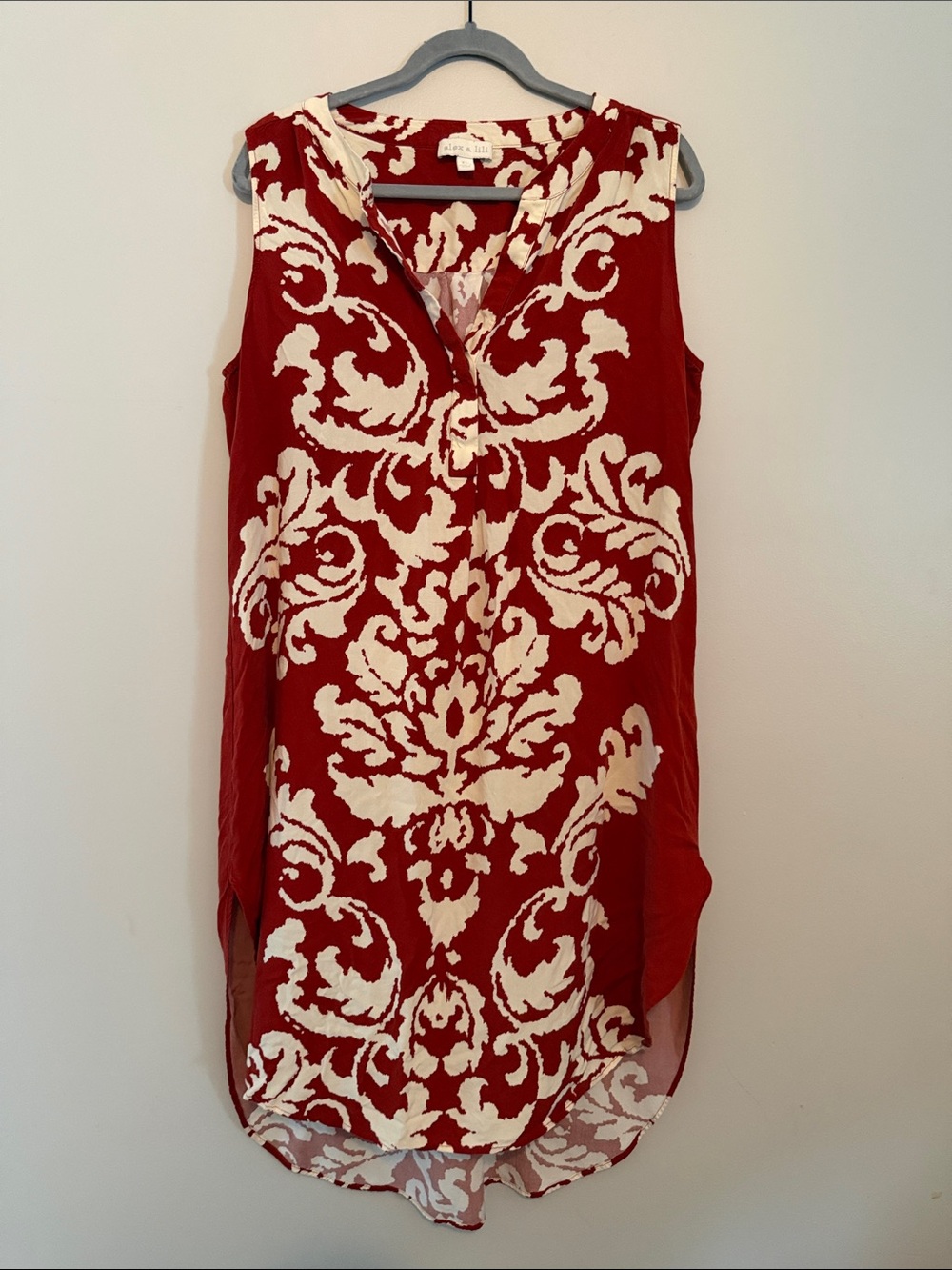 Sleeveless Red & Cream Damask-Print Tunic by Knox Rose